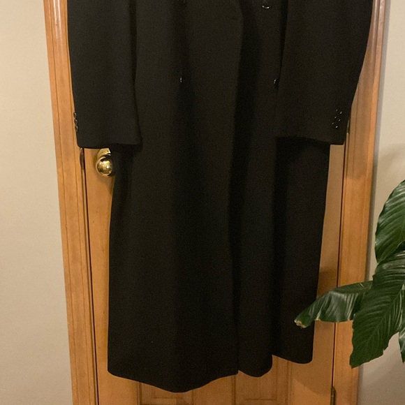 Kasper Elegant Black Cashmere Overcoat - Picture 2 of 12